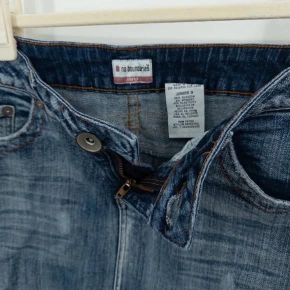 Y2K No Boundaries Stretch Denim‎ Micro Mini Skirt Junior 9 Low Rise Distressed - Picture 4 of 7